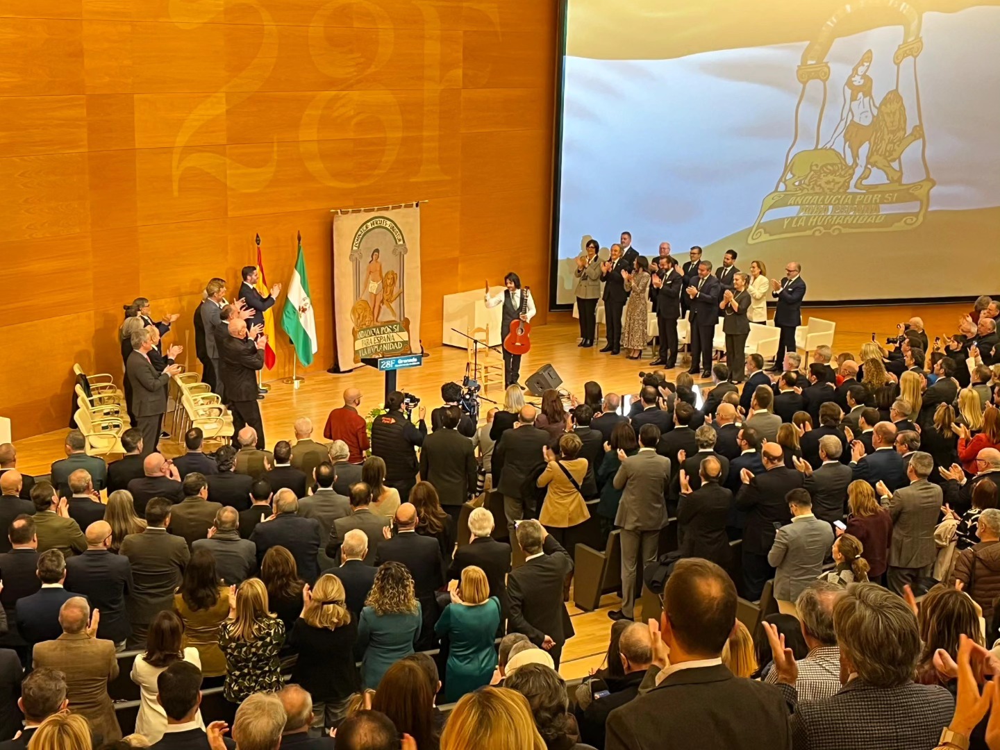 Cuando una Tierra Celebra a los Suyos